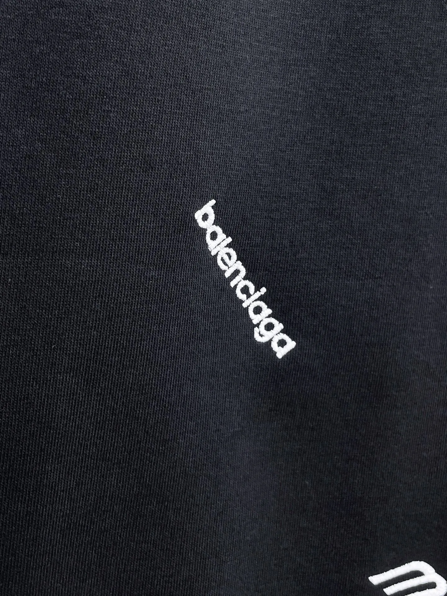Balenciaga's three-standard complete 2026 summer New Arrival men's casual shorts, advanced custom-made Breathable fabric, Breathable fabric, extremely stretchy and comfortable, impeccable details, top-grade accessories, original logo design concept, delicate and soft feel! The upper body fit is awesome! Size: M-XXXL Please state your height and weight when ordering